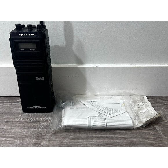 Realistic TRC-221 40 Channel 5-watt Transceiver Handheld CB Radio With Manual - Picture 1 of 8